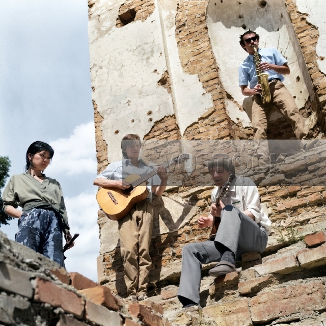 Барды покидают дворы или Игра с неизвестным (1987)