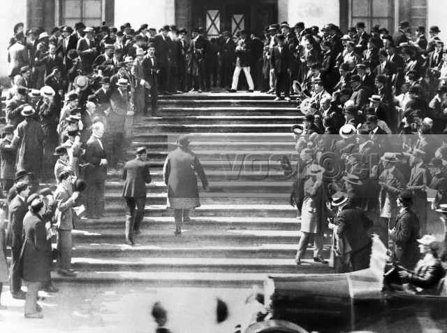 Конец Санкт-Петербурга (1927)