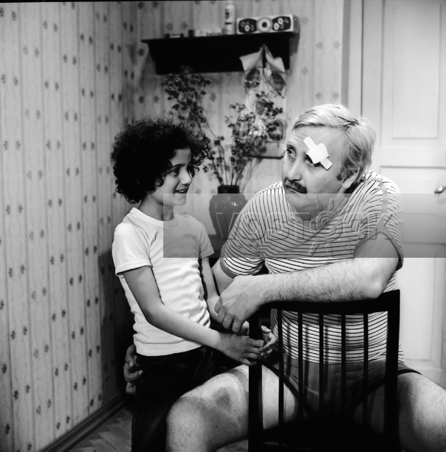 В холодильнике кто-то сидел (1983)