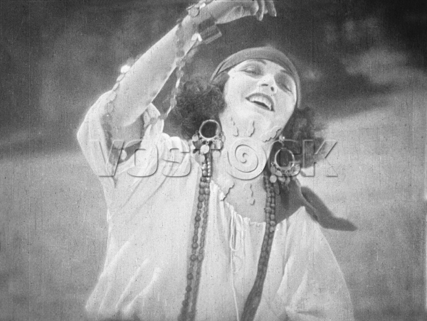 Веселая канарейка (1929)