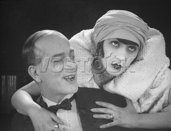 Веселая канарейка (1929)